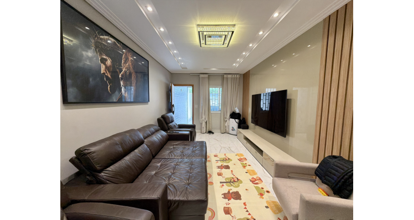 Lindo Sobrado semi novo à venda no Bairro do Parque São Domingos na Rua José Tobias dos Santos, 