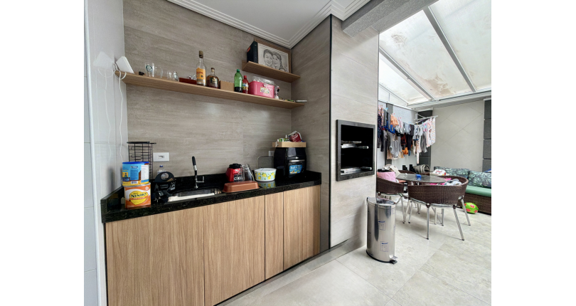 Lindo Sobrado semi novo à venda no Bairro do Parque São Domingos na Rua José Tobias dos Santos, 