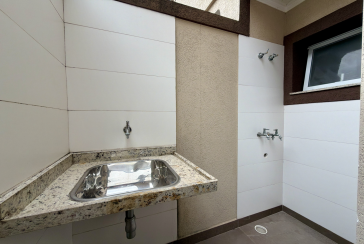 Sobrado novo à venda no Bairro do Jaraguá na Rua Lezira 62, no Condomínio Residencial Vila Real,