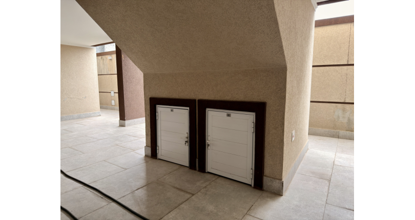 Sobrado novo à venda no Bairro do Jaraguá na Rua Lezira 62, 