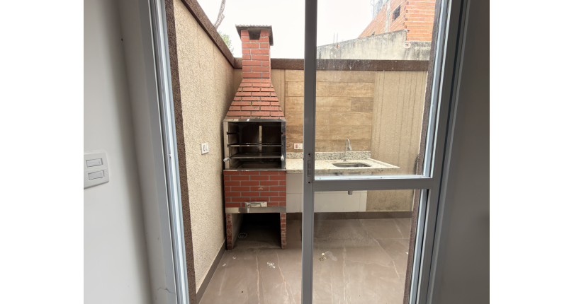 Sobrado novo à venda no Bairro do Jaraguá na Rua Lezira 62, 