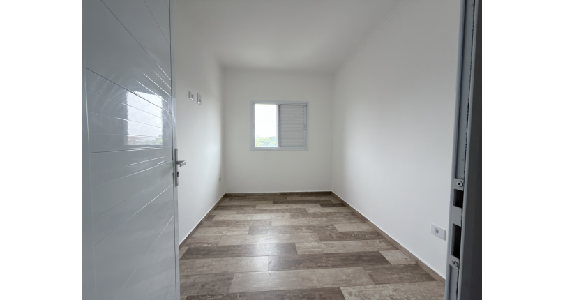 Sobrado novo à venda no Bairro do Jaraguá na Rua Lezira 62, 