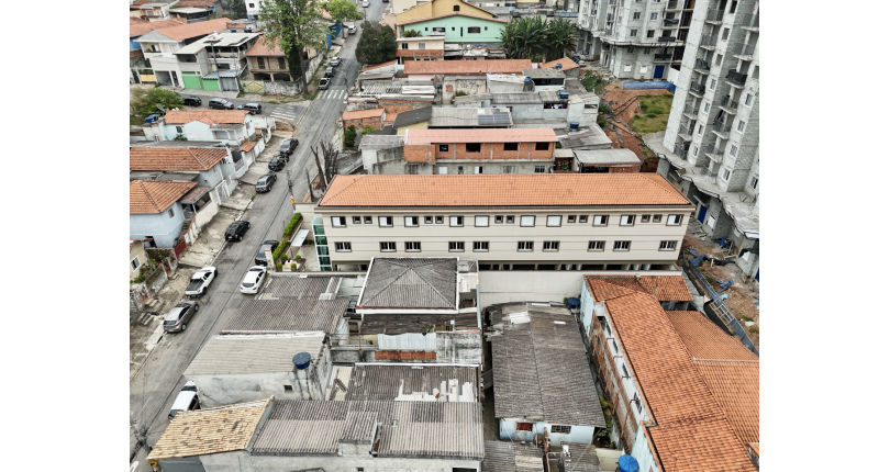 Sobrado novo à venda no Bairro do Jaraguá na Rua Lezira 62,