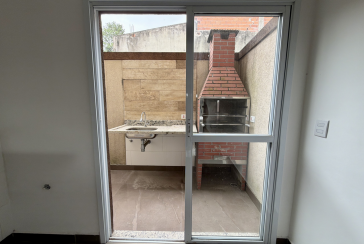 Sobrado novo à venda no Bairro do Jaraguá na Rua Lezira 62,