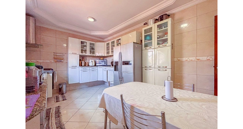 Sobrado à venda no Bairro do Jaraguá na Rua Bela Vista do Ivaí