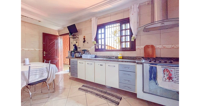 Sobrado à venda no Bairro do Jaraguá na Rua Bela Vista do Ivaí