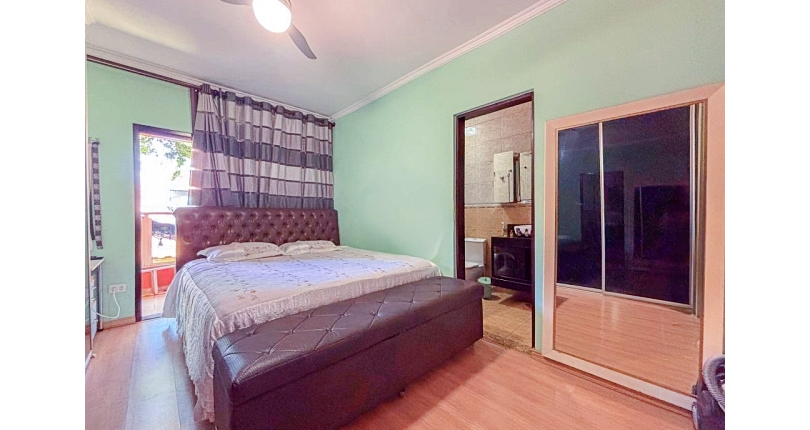 Sobrado à venda no Bairro do Jaraguá na Rua Bela Vista do Ivaí