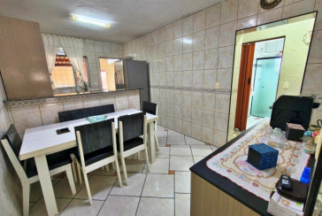 Linda Casa à venda no Bairro do Parque São Domingos na Rua José Albino,