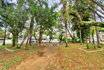 Linda Casa à venda no Bairro do Parque São Domingos na Rua José Albino,