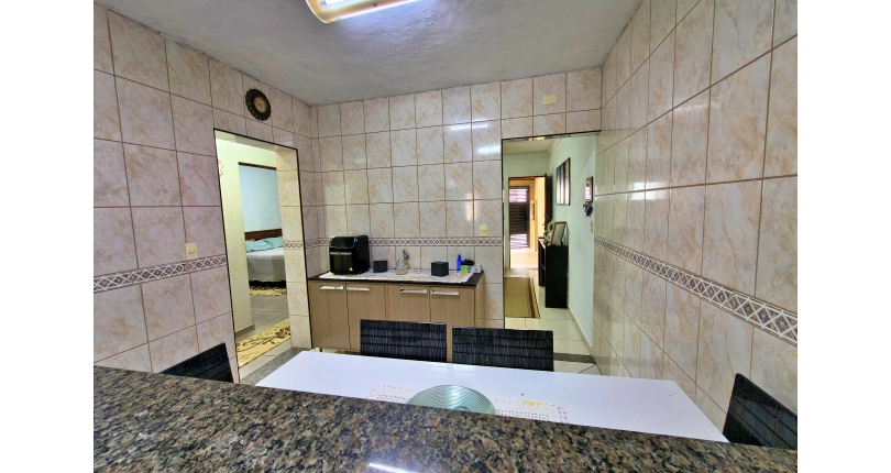 Linda Casa à venda no Bairro do Parque São Domingos na Rua José Albino,