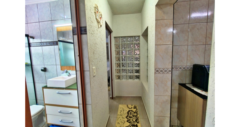 Linda Casa à venda no Bairro do Parque São Domingos na Rua José Albino,