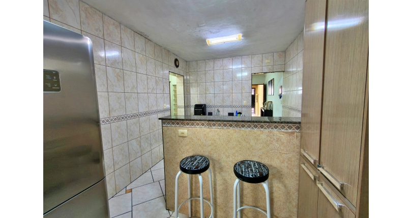 Linda Casa à venda no Bairro do Parque São Domingos na Rua José Albino,