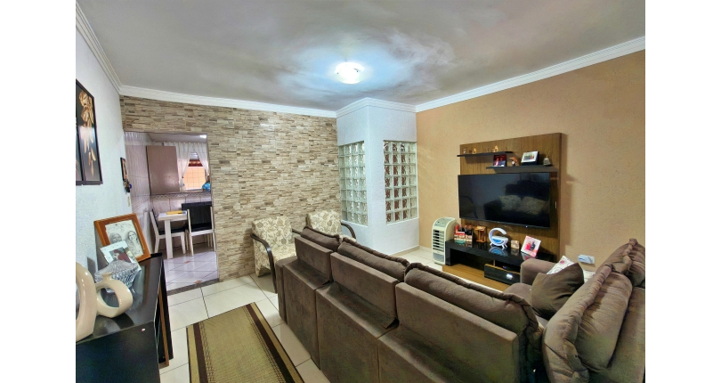 Linda Casa à venda no Bairro do Parque São Domingos na Rua José Albino,