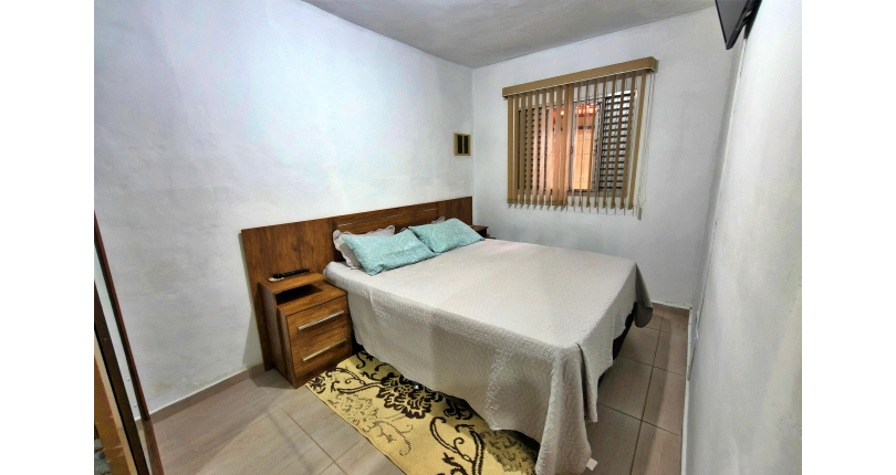 Linda Casa à venda no Bairro do Parque São Domingos na Rua José Albino,