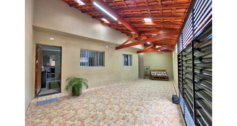 Linda Casa à venda no Bairro do Parque São Domingos na Rua José Albino,