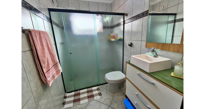 Linda Casa à venda no Bairro do Parque São Domingos na Rua José Albino,