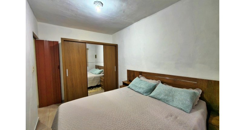 Linda Casa à venda no Bairro do Parque São Domingos na Rua José Albino,