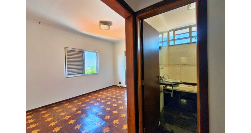 Linda Casa à venda no Bairro da Chácara Inglesa na Rua Cordovil Fernandes Lopes