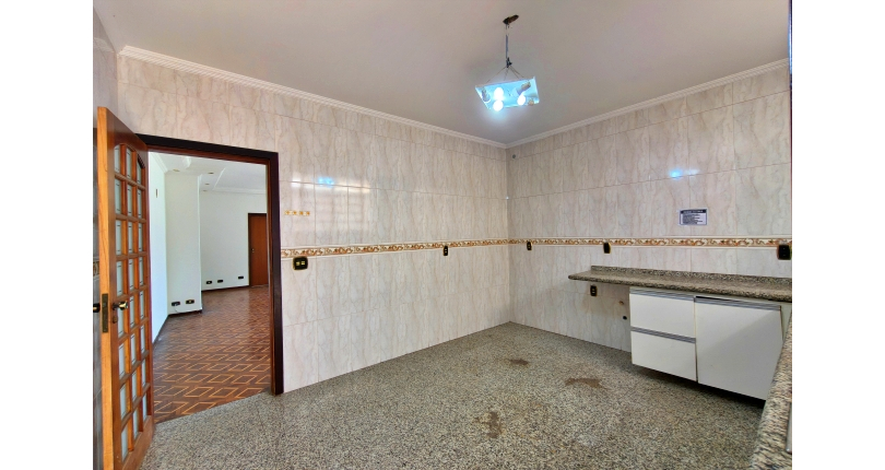 Linda Casa à venda no Bairro da Chácara Inglesa na Rua Cordovil Fernandes Lopes