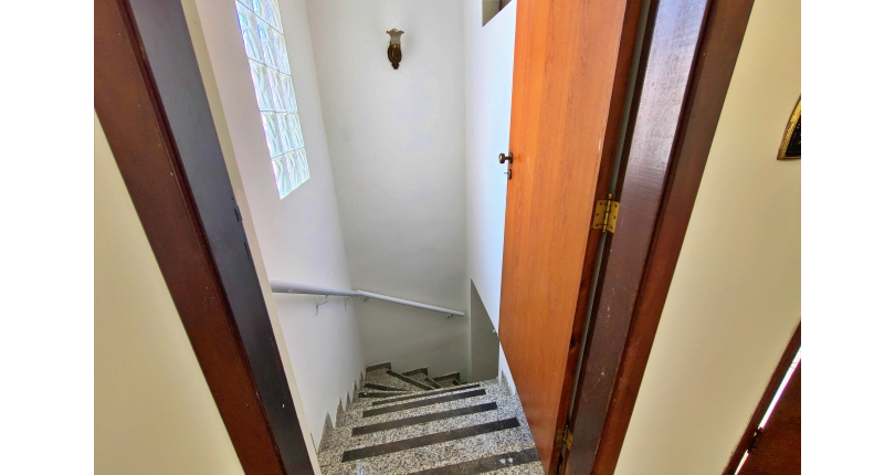 Linda Casa à venda no Bairro da Chácara Inglesa na Rua Cordovil Fernandes Lopes