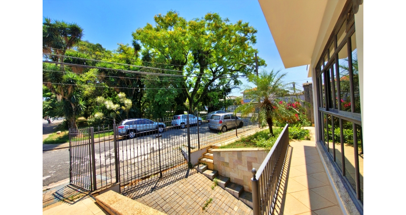 Linda Casa à venda no Bairro da Chácara Inglesa na Rua Cordovil Fernandes Lopes
