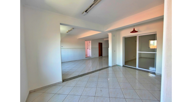 Linda Casa à venda no Bairro da Chácara Inglesa na Rua Cordovil Fernandes Lopes