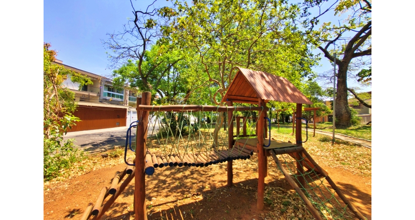 Linda Casa à venda no Bairro da Chácara Inglesa na Rua Cordovil Fernandes Lopes
