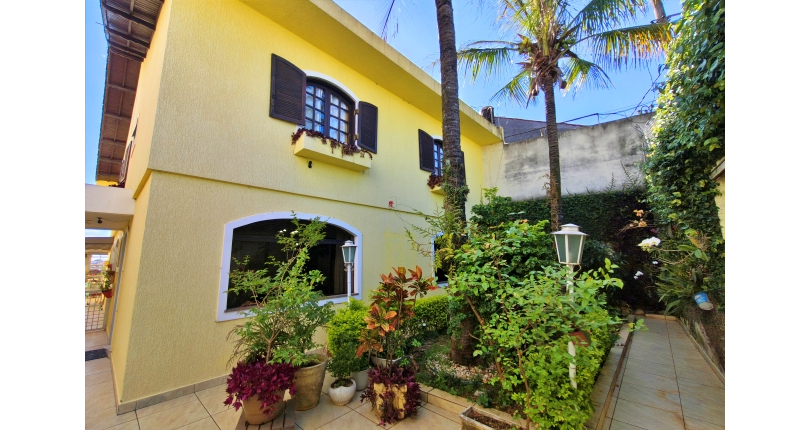 Lindo Sobrado à venda no Bairro do Jardim São José (Zona Norte) na Rua Doutor João Toniolo