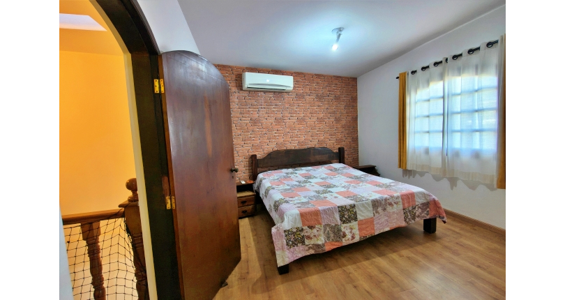 Lindo Sobrado à venda no Bairro do Jardim São José (Zona Norte) na Rua Doutor João Toniolo