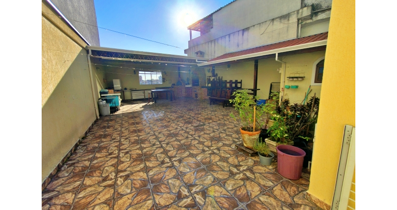 Lindo Sobrado à venda no Bairro do Jardim São José (Zona Norte) na Rua Doutor João Toniolo