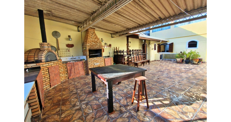 Lindo Sobrado à venda no Bairro do Jardim São José (Zona Norte) na Rua Doutor João Toniolo