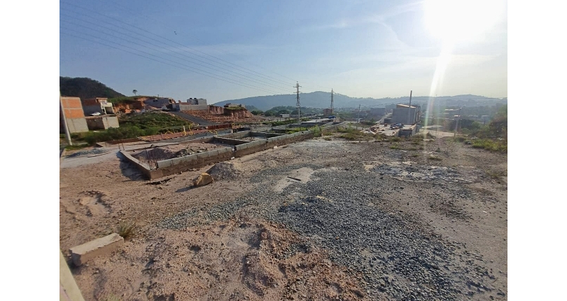 Terreno à venda no Bairro do Parque Vitória do Sol Nascente na Rua Ipecuá