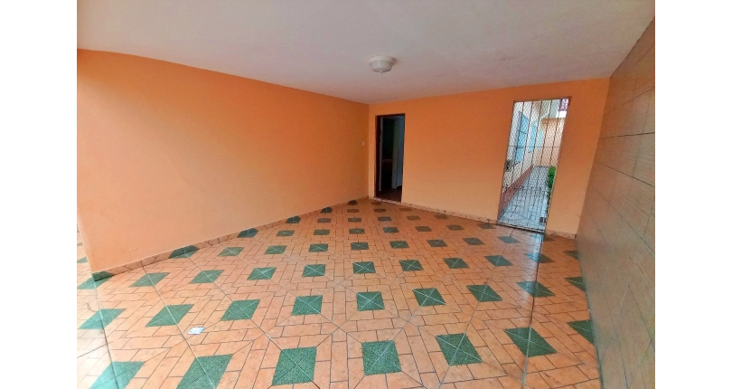 Ótima Casa Térrea à venda na Praia Grande no Bairro Caiçara na Avenida Lincoln