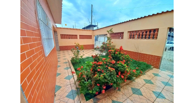 Ótima Casa Térrea à venda na Praia Grande no Bairro Caiçara na Avenida Lincoln