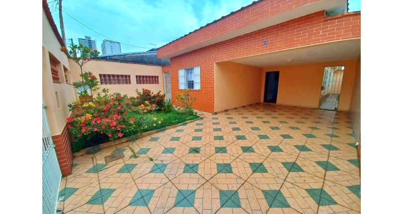 Ótima Casa Térrea à venda na Praia Grande no Bairro Caiçara na Avenida Lincoln