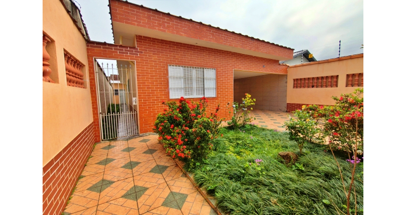 Ótima Casa Térrea à venda na Praia Grande no Bairro Caiçara na Avenida Lincoln
