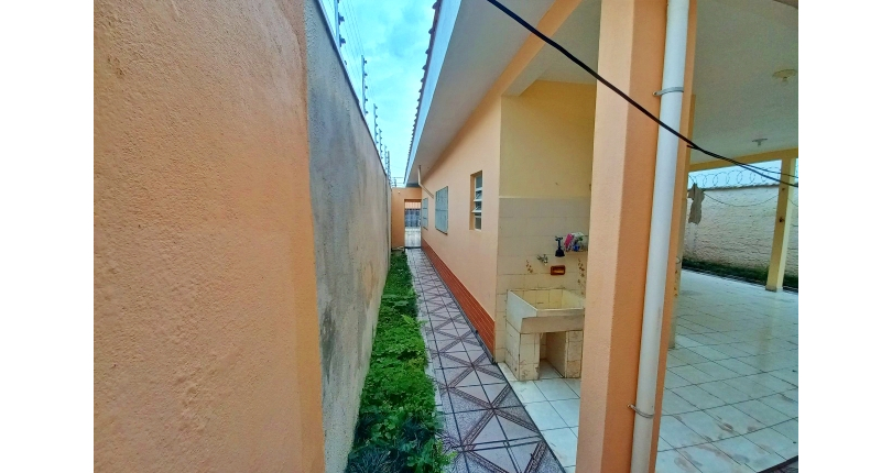 Ótima Casa Térrea à venda na Praia Grande no Bairro Caiçara na Avenida Lincoln