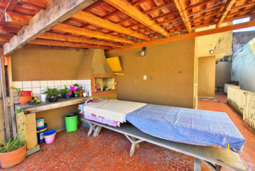 Sobrados à venda no Bairro da Chacara Inglesa na Rua Pompeu Sobrinho,