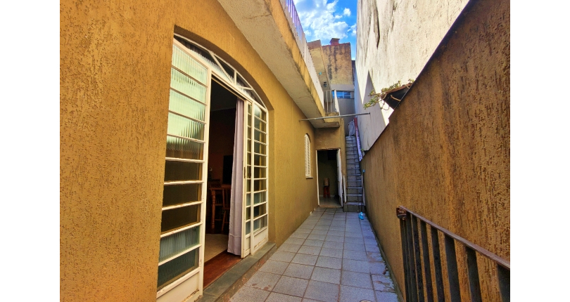 Sobrados à venda no Bairro da Chacara Inglesa na Rua Pompeu Sobrinho,