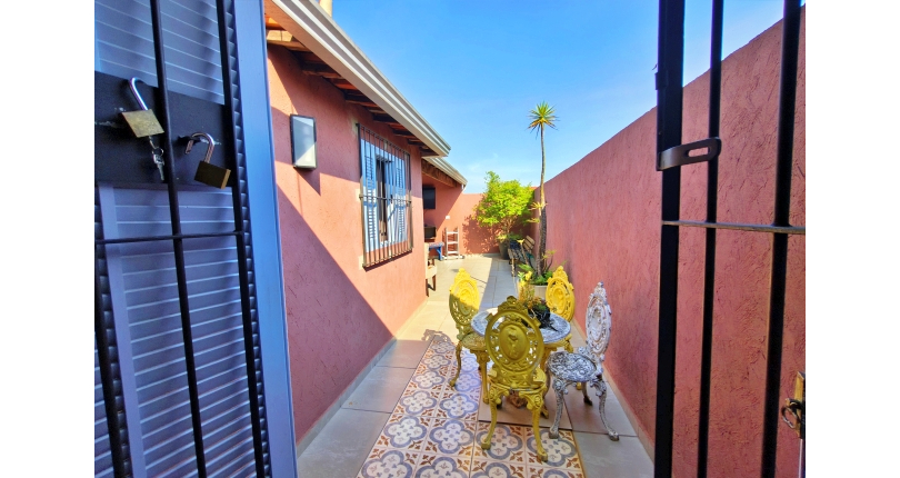 Sobrados à venda no Bairro da Chacara Inglesa na Rua Pompeu Sobrinho,