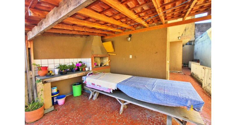 Sobrados à venda no Bairro da Chacara Inglesa na Rua Pompeu Sobrinho,