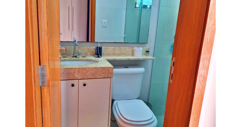 Lindo Sobrado à venda no Bairro do Jardim Regina na Rua Crispim Santos,