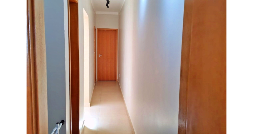 Lindo Sobrado à venda no Bairro do Jardim Regina na Rua Crispim Santos,