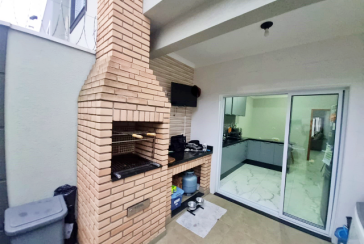 Lindo Sobrado à venda no Bairro do Parque São Domingos na Rua Armando Martino