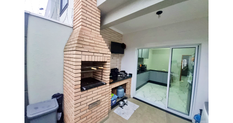 Lindo Sobrado à venda no Bairro do Parque São Domingos na Rua Armando Martino