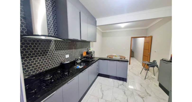 Lindo Sobrado à venda no Bairro do Parque São Domingos na Rua Armando Martino