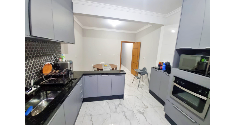 Lindo Sobrado à venda no Bairro do Parque São Domingos na Rua Armando Martino