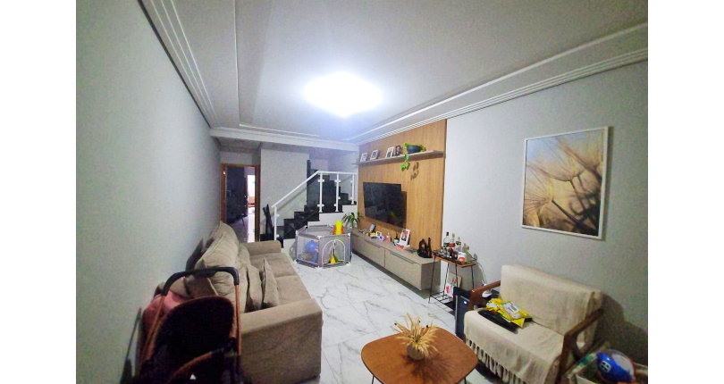 Lindo Sobrado à venda no Bairro do Parque São Domingos na Rua Armando Martino