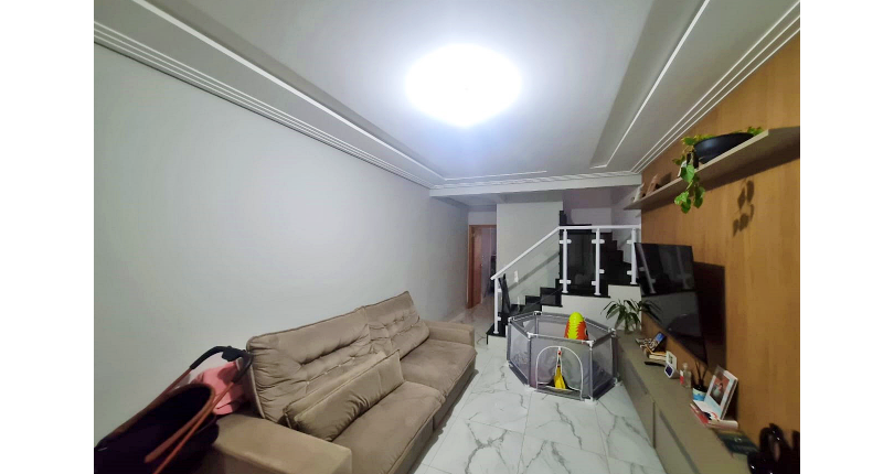 Lindo Sobrado à venda no Bairro do Parque São Domingos na Rua Armando Martino