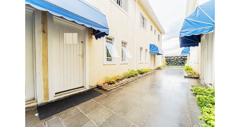 Sobrado à venda em Osasco no Bairro de Quitaúna na Avenida Marechal Edgar de Oliveira 350